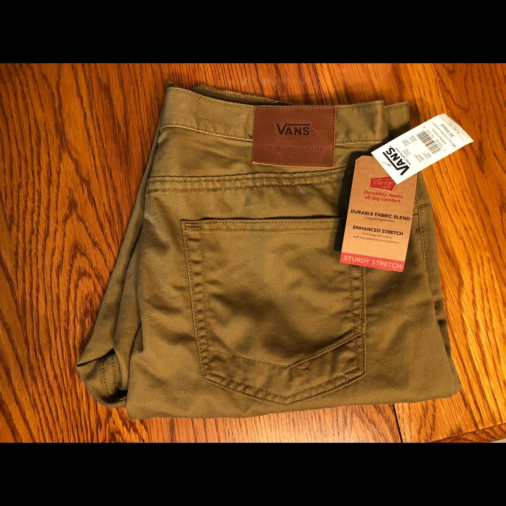 NWT Vans shorts size 36